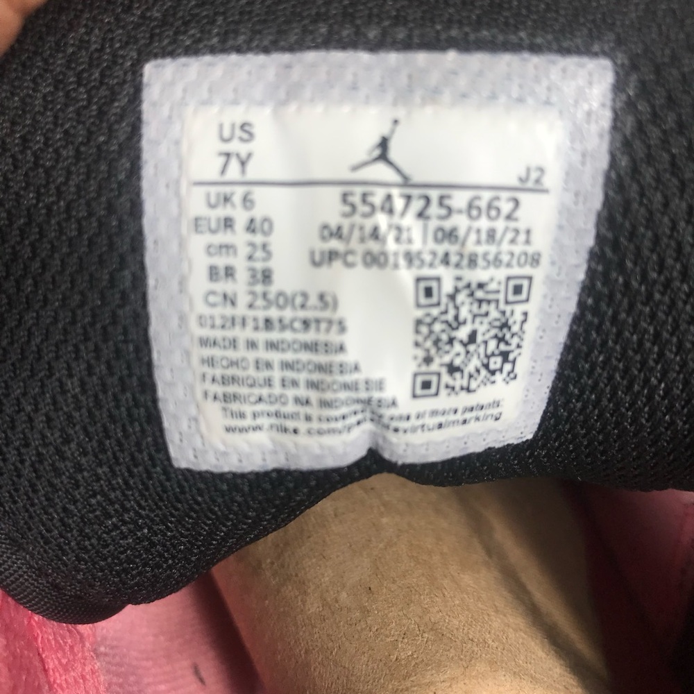 Air Jordan 1 Coral Chalk GS Size 7Y / 8.5W - Picture 7 of 9